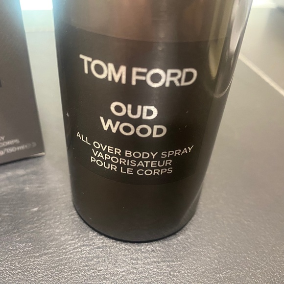 TOM FORD Oud Wood Body Spray 150ml - Picture 4 of 5